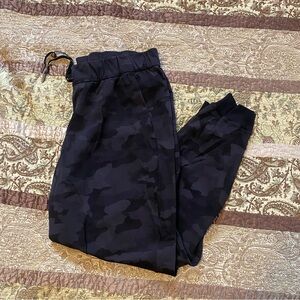 Lululemon Athletica x Barry’s Black Army Print Joggers